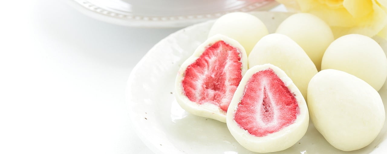 Yoghurt-flavoured white chocolate