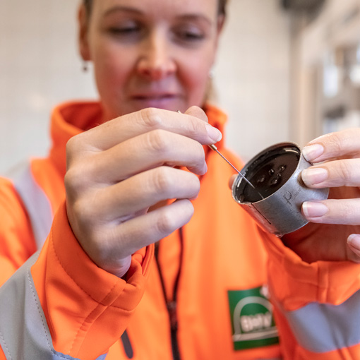 Recycling old asphalt test probe Recycling old asphalt test probe