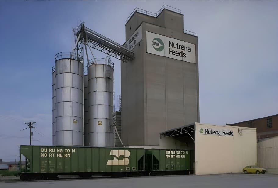 Happy 100th, Nutrena! Cargill’s oldest brand has fed animal generations for generations.