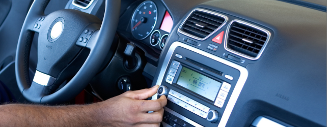 Adjusting the car radio