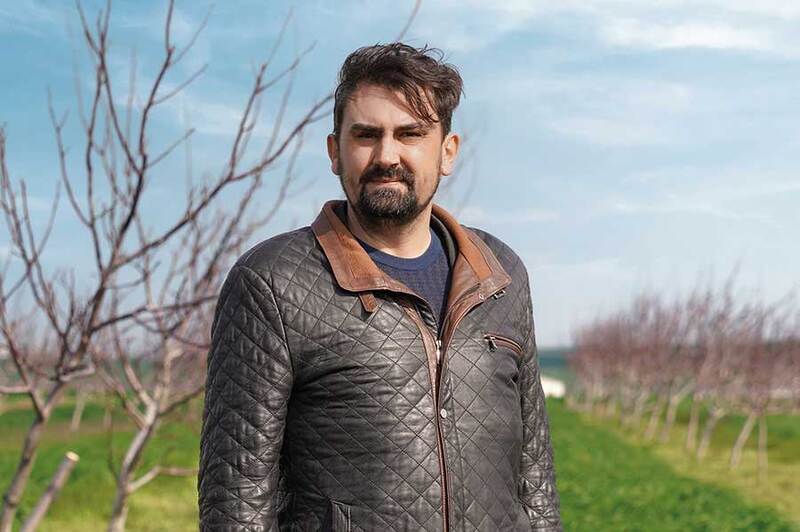 İlker Sigo - clover and sunflower farmer in the Balikesir neighborhood in Türkiye