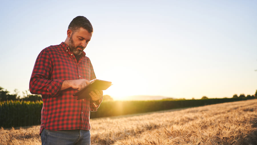Cargill Elevate farmer