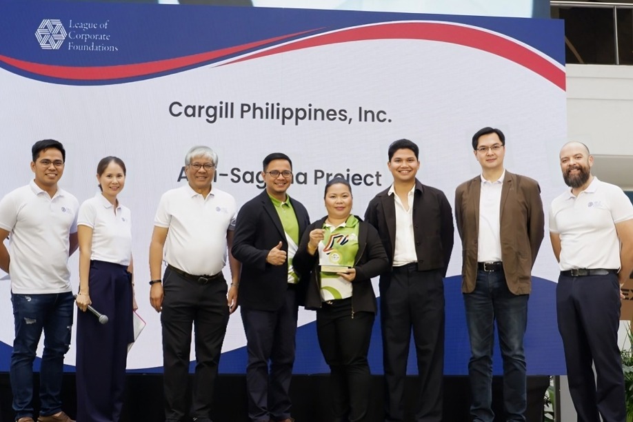 Cargill and ASSIST representatives Cargill and ASSIST representatives