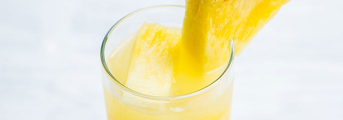 Mango/Guava-Flavored Carbonated Soda Mango/Guava-Flavored Carbonated Soda