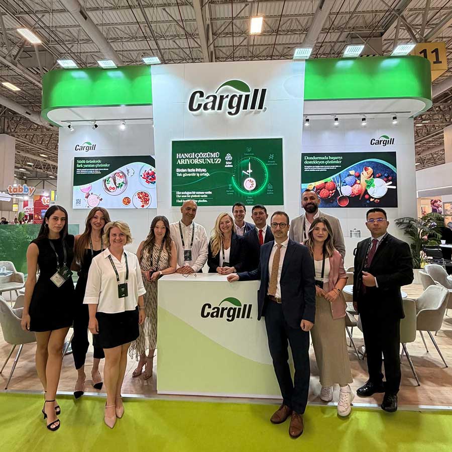 Cargill team members at the Cargill exhibition booth during the Foodist trade show in Istanbul, showcasing functional food ingredient solutions.